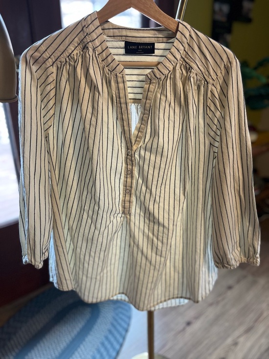 Lane Bryant White Navy Pinstripe Peasant Button-Front Top - Picture 2 of 6